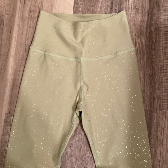 Beyond Yoga High Waisted Alloy Ombre Midi Leggings - Picture 6 of 13